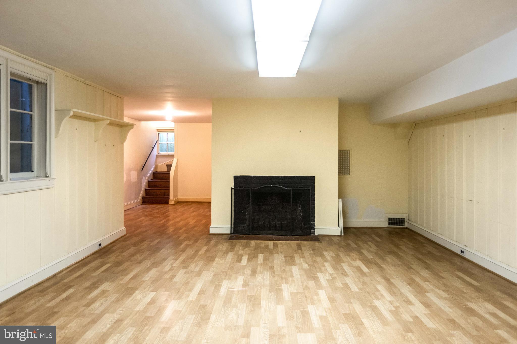 100 Bellemore Road Baltimore, MD 21210 - Photo 36 of 47 Family room