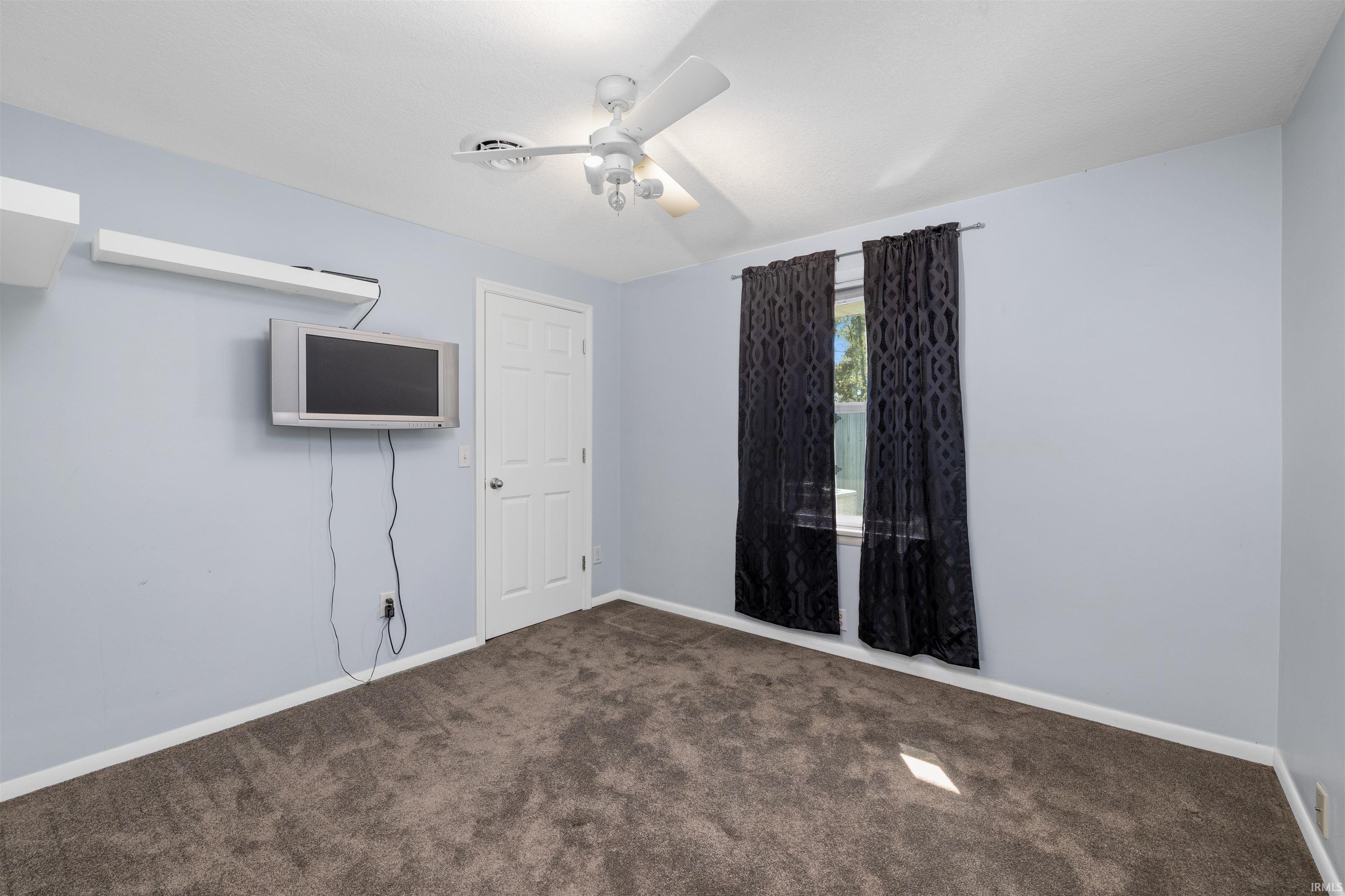 10012 Hosler Road Leo, IN 46765 - Photo 17 of 38 Gallery Image 17