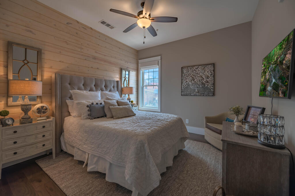 116 West Main Street, Unit 3E Blue Ridge, GA 30513 - Photo 16 of 22 Gallery Image 16