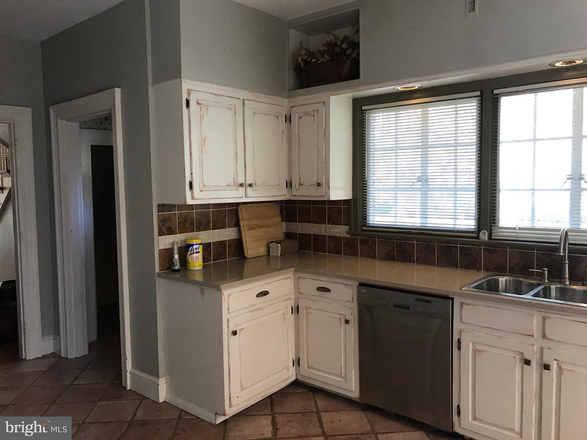 148 Irving Road York, PA 17403 - Photo 8 of 15 Gallery Image 8