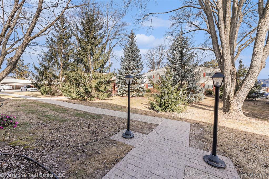 793 West Maple Road Clawson, MI 48017 - Photo 16 of 16