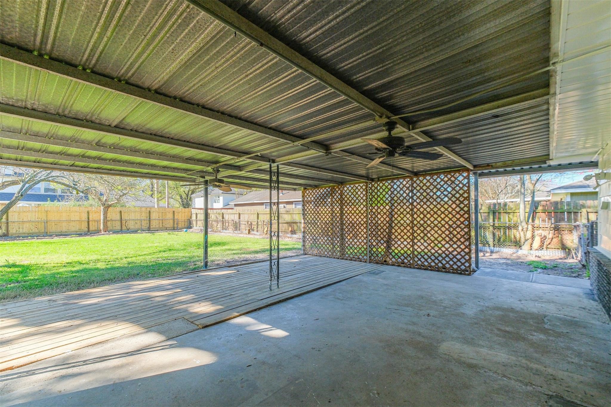 9419 Campbell Road Houston, TX 77080 - Photo 25 of 29 a view of outdoor space and yard
