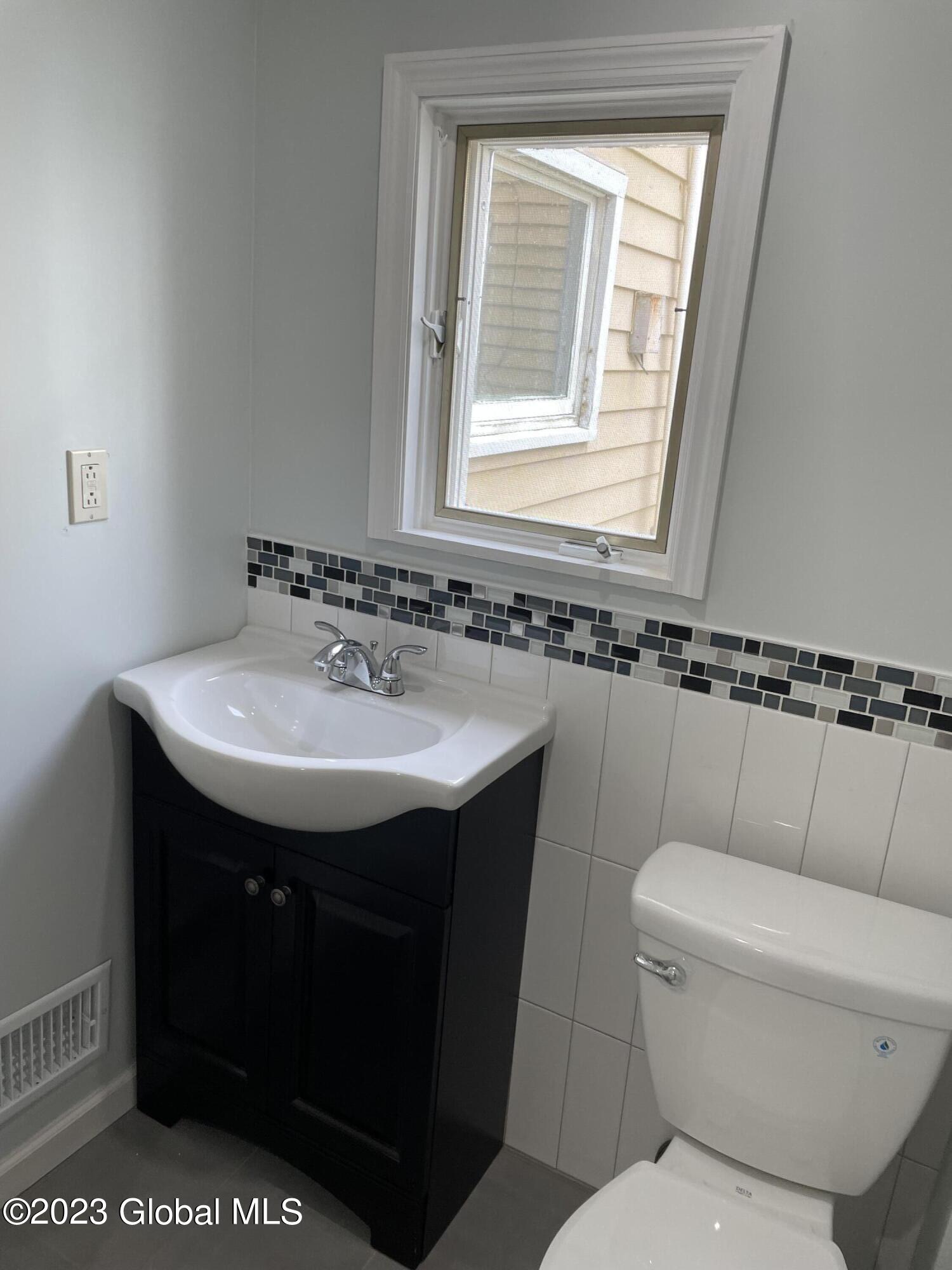 438 East Street, Unit 1 Rensselaer, NY 12144 - Photo 5 of 5 East 4