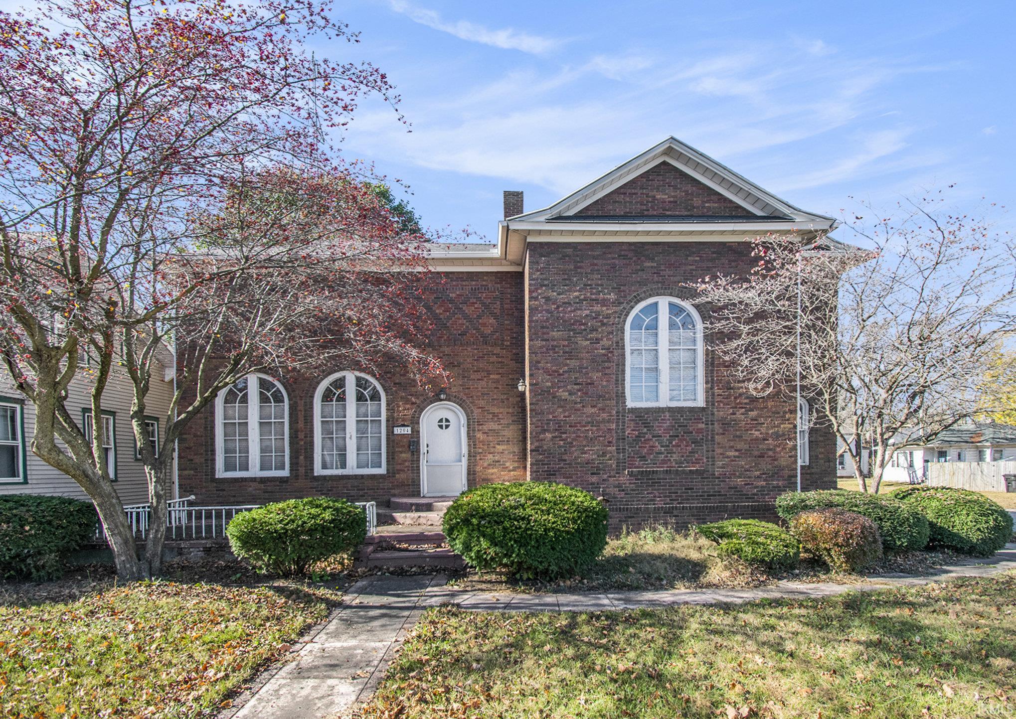 1204 Main Street Rochester, IN 46975 - Photo 1 of 31