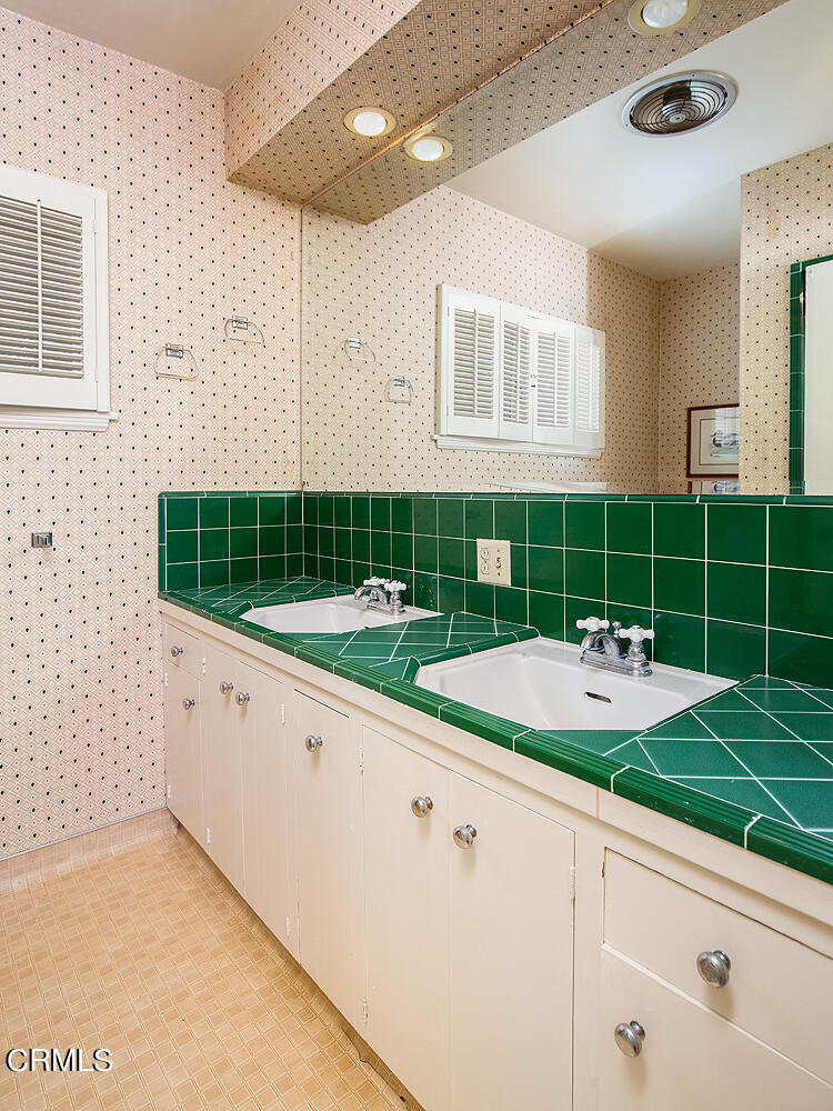 3775 Hampton Road Pasadena, CA 91107 - Photo 17 of 28 a view of a house with backyard and porch