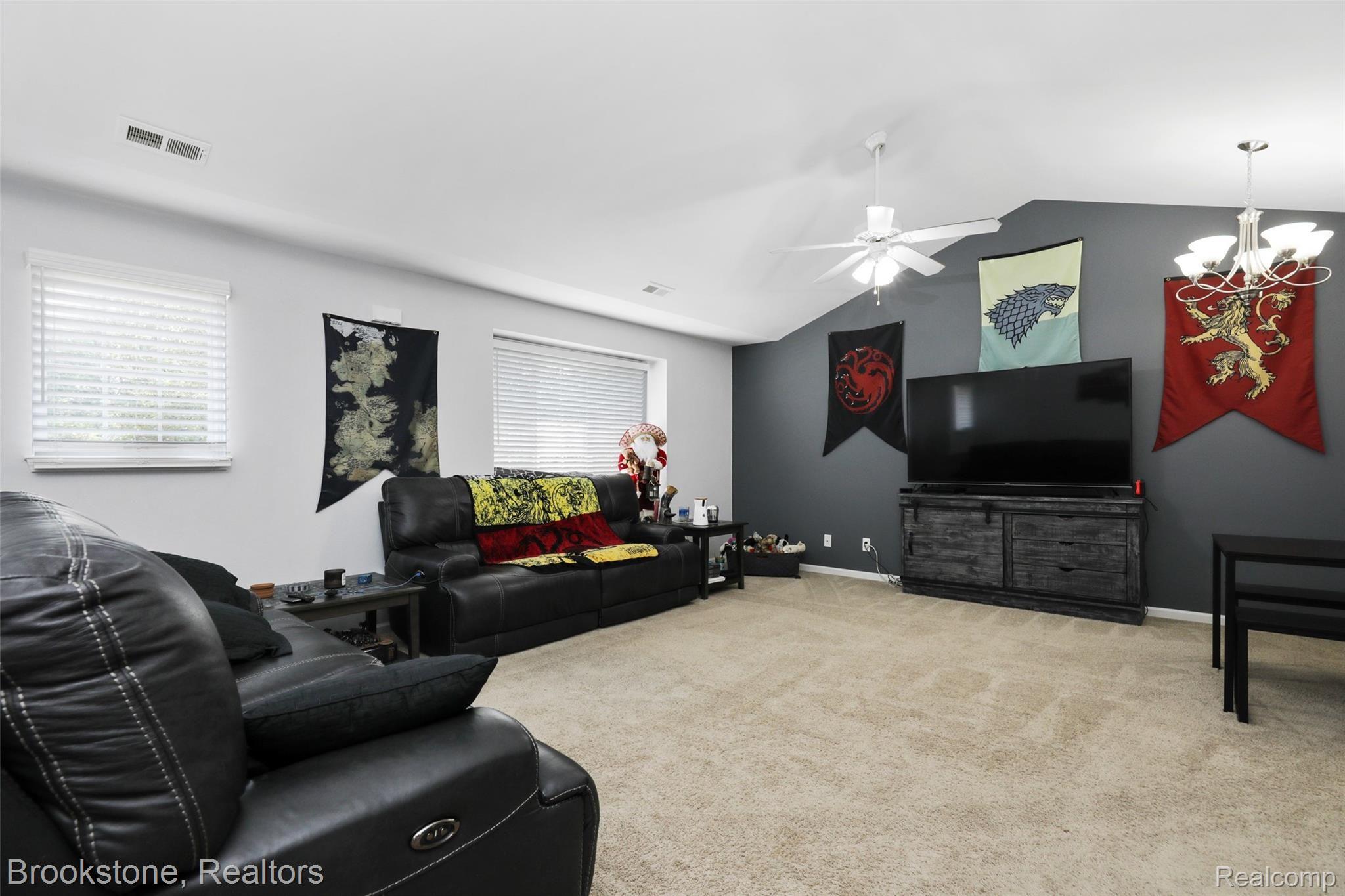 Spacious living room