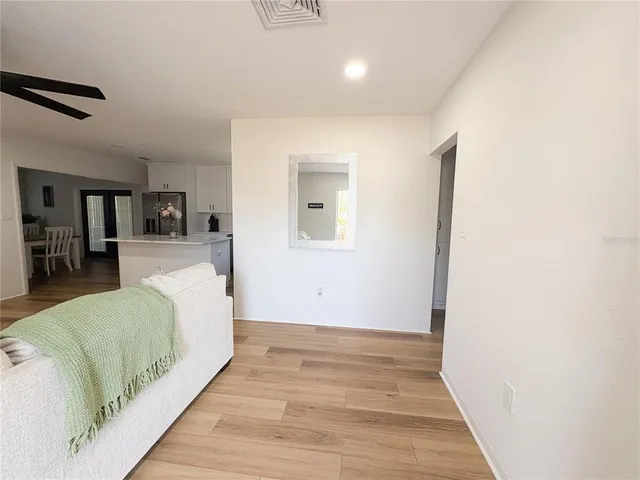 a bed room with a bed