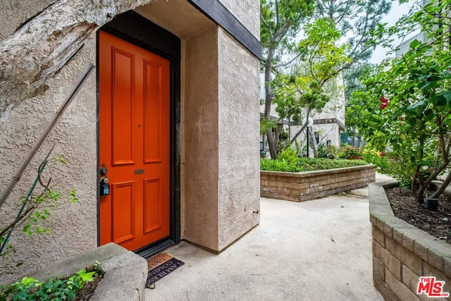 $885,000 | 8711 Falmouth Avenue, Unit 104, Playa del Rey, CA 90293