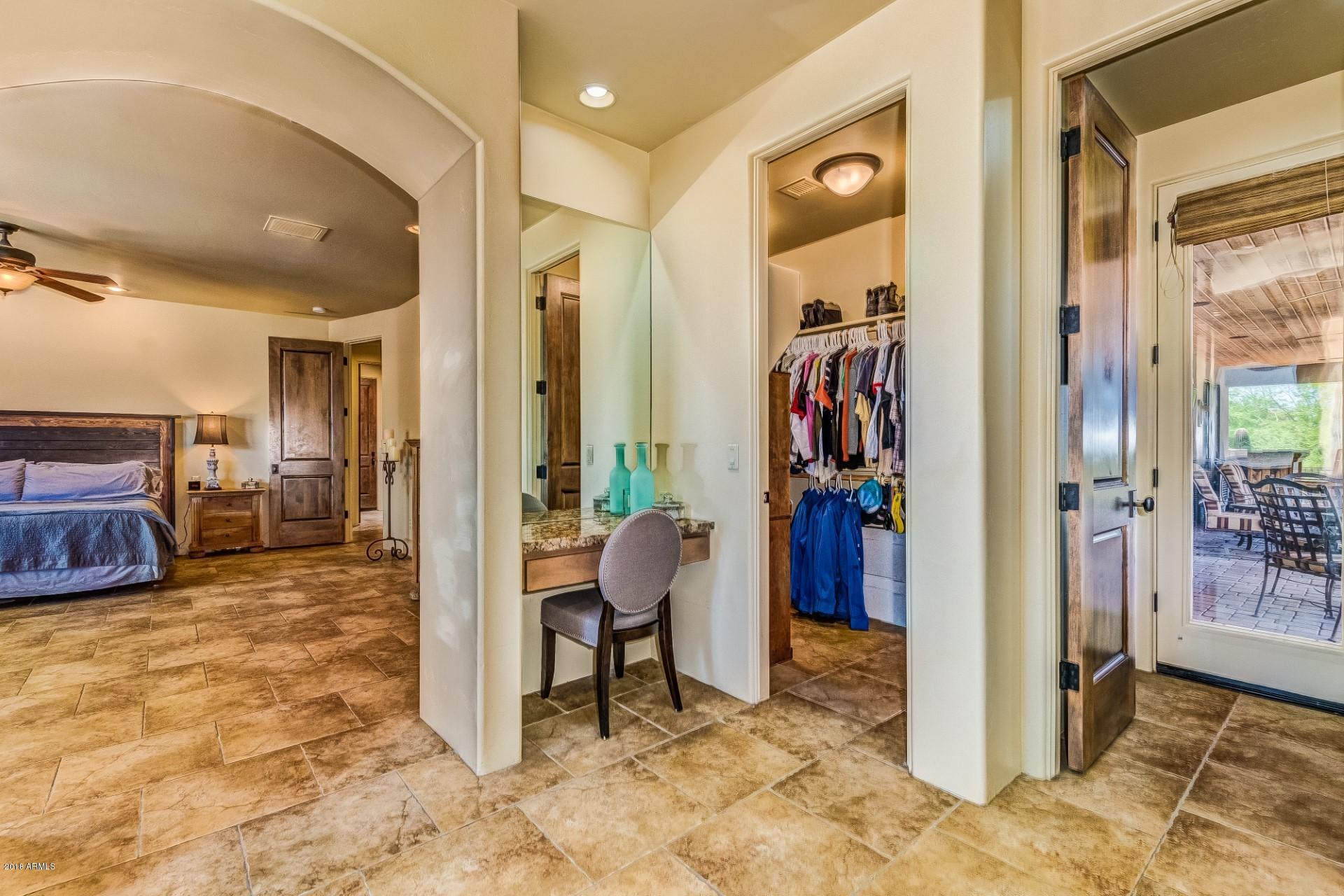 610 West Yearling Road Phoenix, AZ 85085 - Photo 22 of 38 Mstr Vanity & Exit
