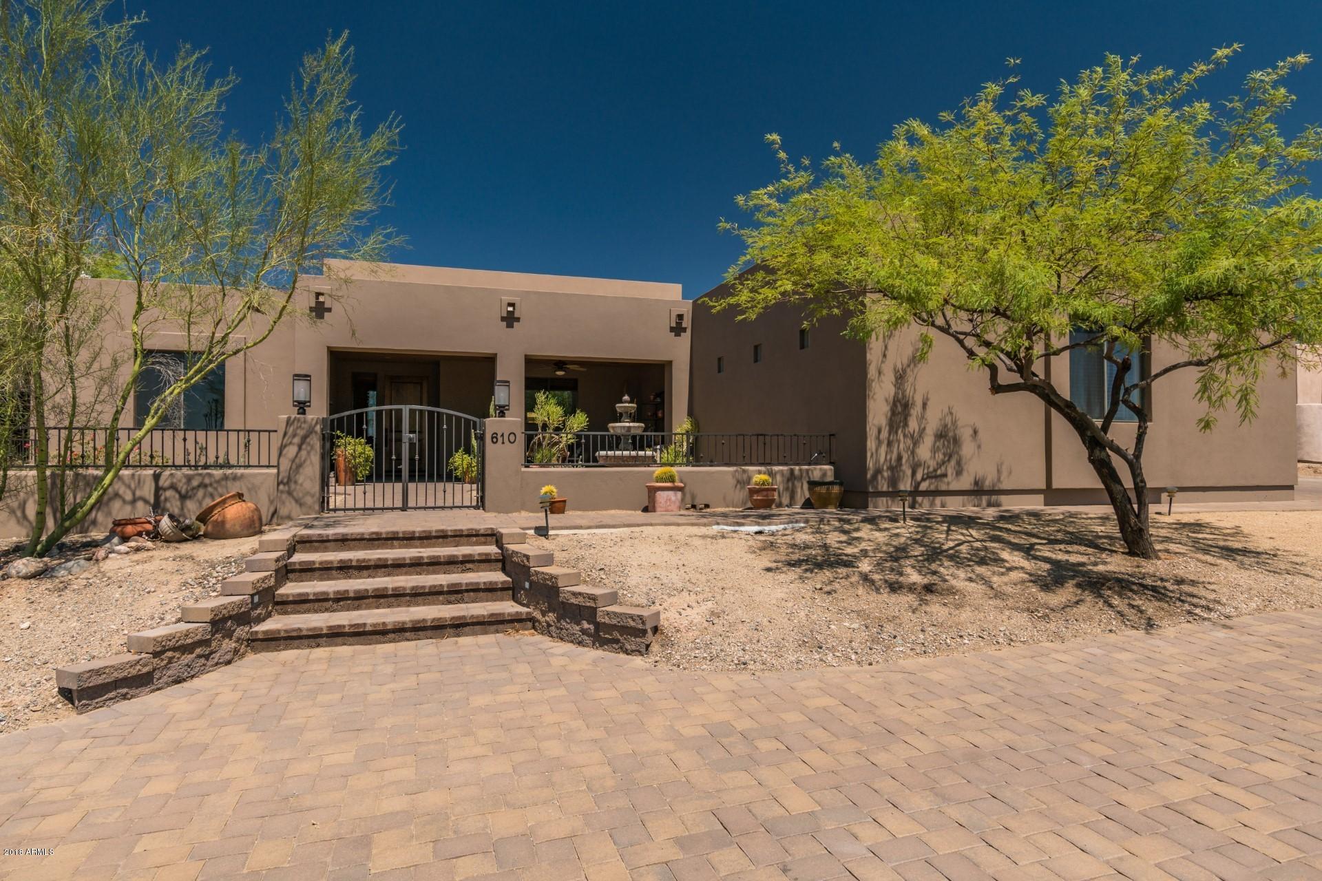 610 West Yearling Road Phoenix, AZ 85085 - Photo 4 of 38 Gated Front Courtyard