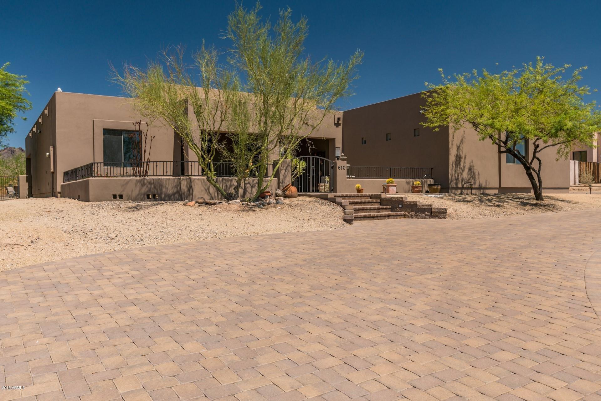 610 West Yearling Road Phoenix, AZ 85085 - Photo 7 of 38 Front w/Circular Drive