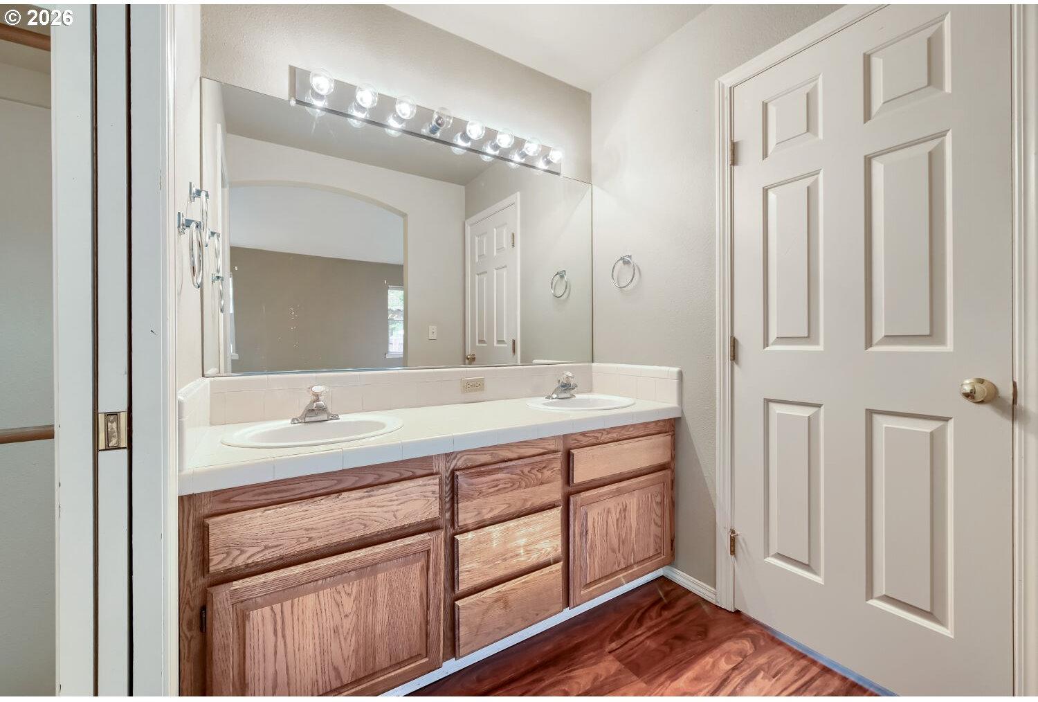 32552 Southwest Riviera Lane Wilsonville, OR 97070 - Photo 17 of 23 Primary Bedroom