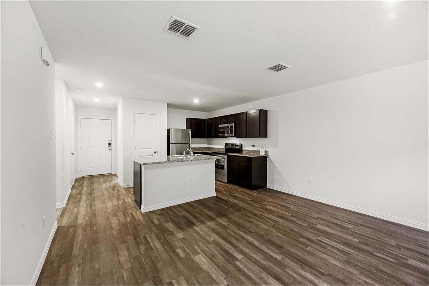 1714 East Cornell Street Lubbock, TX 79403 - Photo 4 of 28 Representative