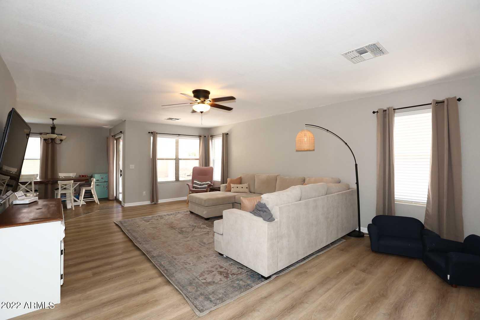3345 South Bowman Road Apache Junction, AZ 85119 - Photo 5 of 37 Great Room