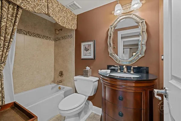 $315,000 | 1103 North Mill Street, Unit 111, Naperville, IL 60563