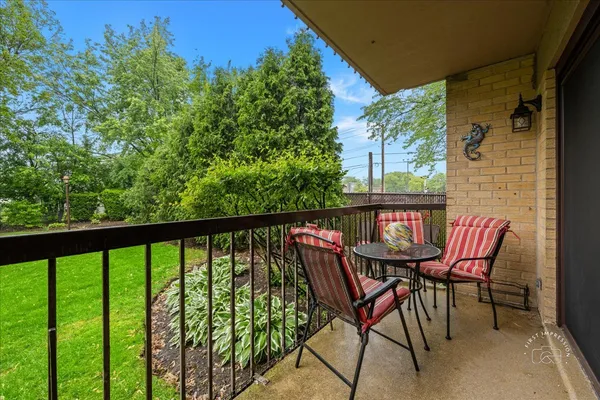 $315,000 | 1103 North Mill Street, Unit 111, Naperville, IL 60563