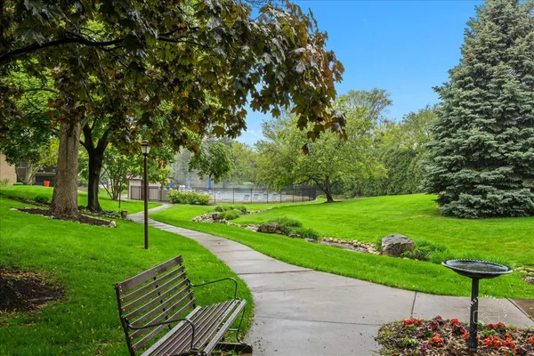 $315,000 | 1103 North Mill Street, Unit 111, Naperville, IL 60563