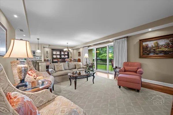 $315,000 | 1103 North Mill Street, Unit 111, Naperville, IL 60563