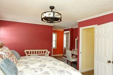 625 Squires Road Lexington, KY 40515 - Photo 18 of 26 The oversized master suite offers crown