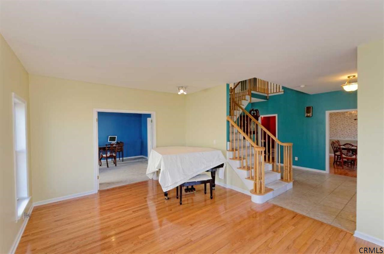 4 Montery Road Guilderland, NY 12303 - Photo 10 of 25 Photo 10