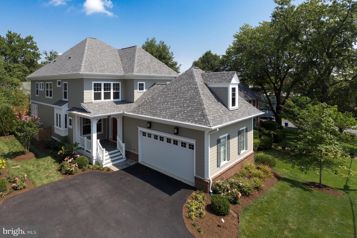 6229 Washington Boulevard Arlington, VA 22205 - Photo 1 of 29 Exterior (Front)