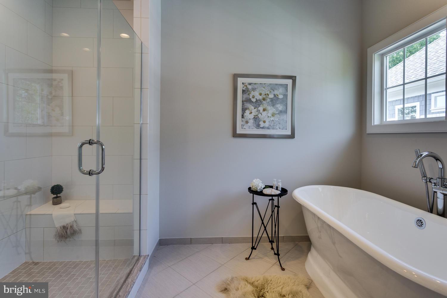 6229 Washington Boulevard Arlington, VA 22205 - Photo 18 of 29 Bath (Master)