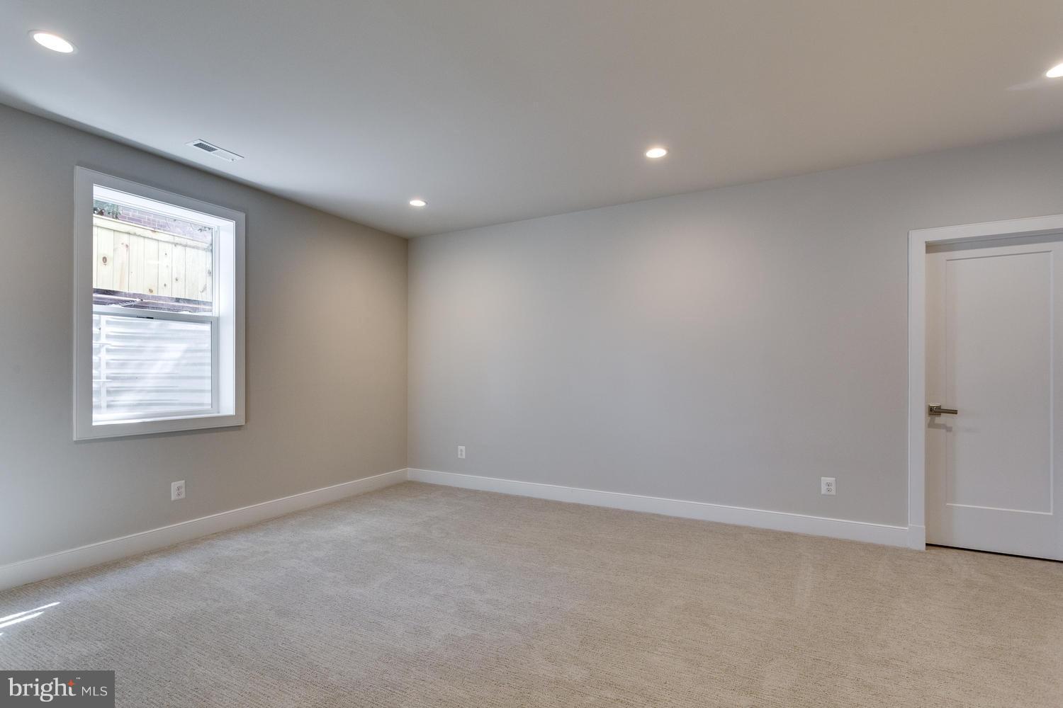 6229 Washington Boulevard Arlington, VA 22205 - Photo 26 of 29 Bedroom 5