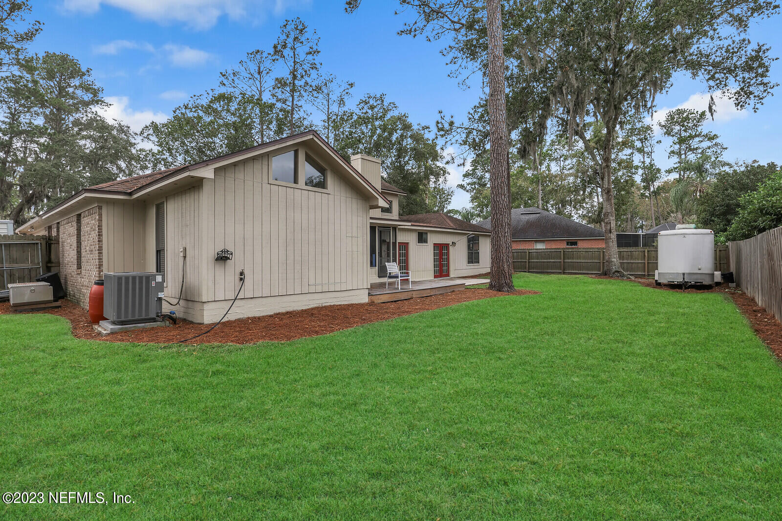 3001 Nautilus Road Middleburg, FL 32068 - Photo 7 of 26 a house view with a garden space