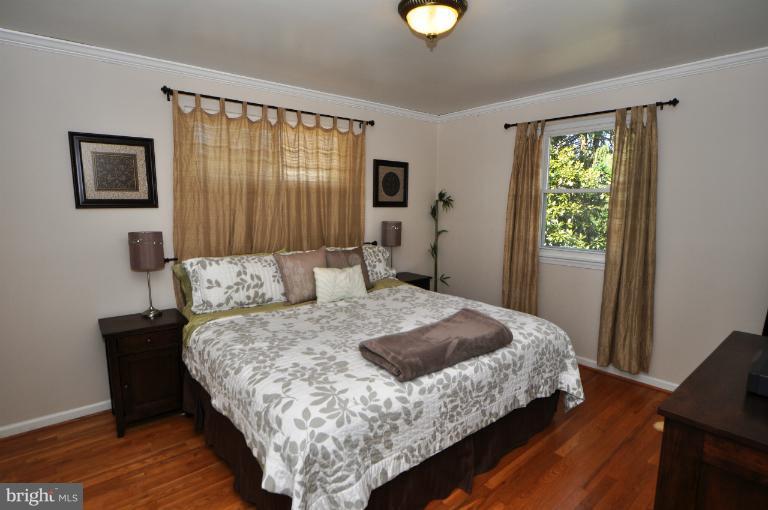 8614 Victoria Road Springfield, VA 22151 - Photo 22 of 30 Bedroom (Master)