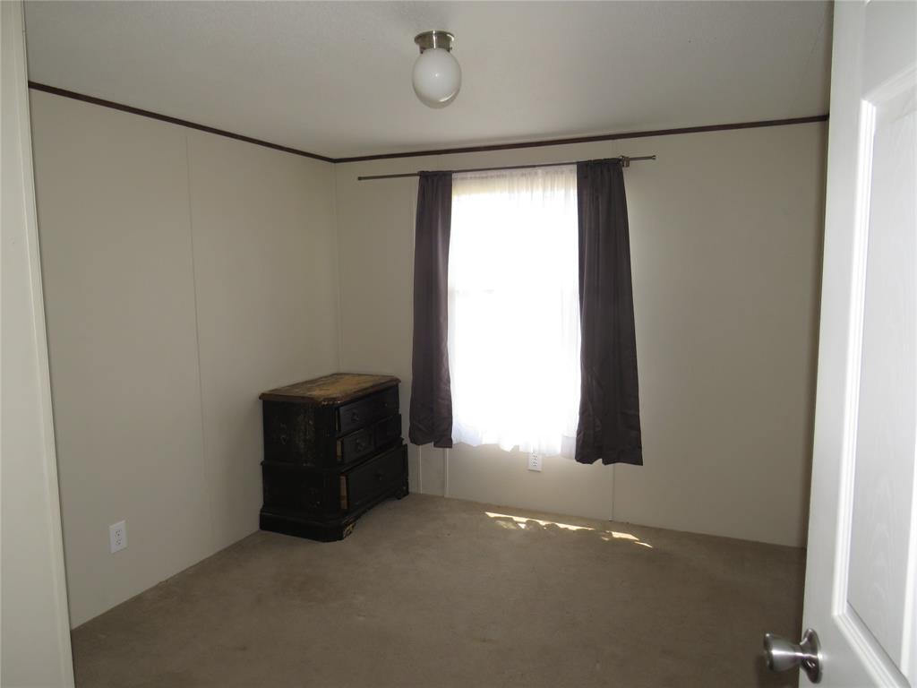 2191 Crockett Road Sanger, TX 76266 - Photo 11 of 24