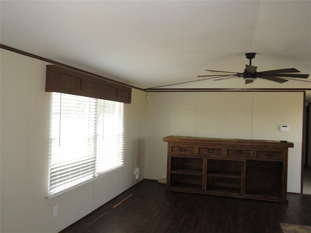 2191 Crockett Road Sanger, TX 76266 - Photo 6 of 24