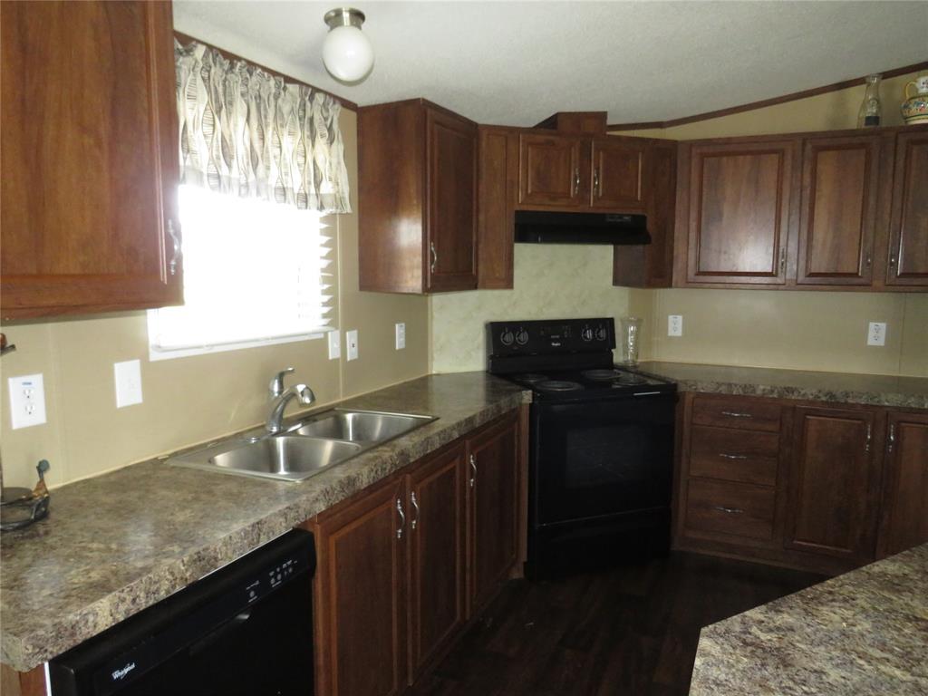 2191 Crockett Road Sanger, TX 76266 - Photo 9 of 24