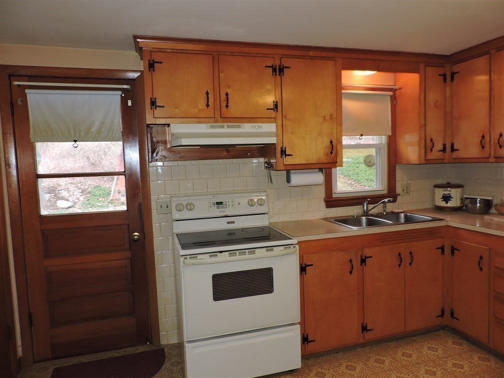 67 Southbridge Road Dudley, MA 01571 - Photo 20 of 37 Gallery Image 20