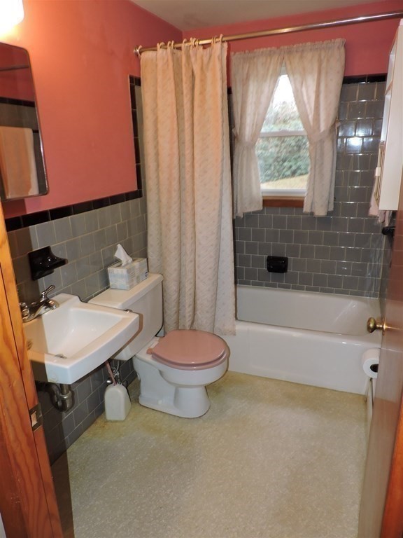 67 Southbridge Road Dudley, MA 01571 - Photo 34 of 37 Gallery Image 34