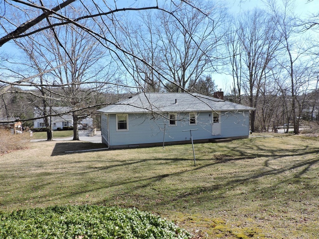 67 Southbridge Road Dudley, MA 01571 - Photo 4 of 37 Gallery Image 4