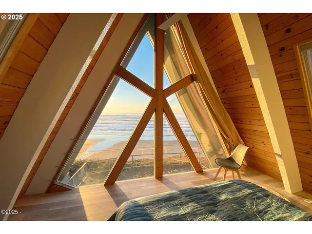 a view of an outdoor space