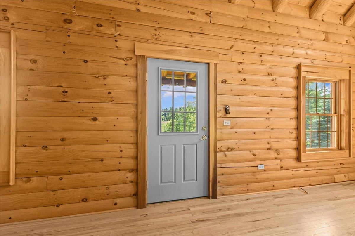 112 Green Acres Road Fairfax, VT 05454 - Photo 4 of 30