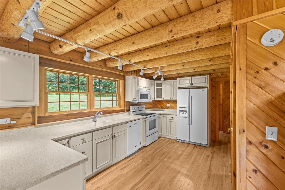 112 Green Acres Road Fairfax, VT 05454 - Photo 8 of 30