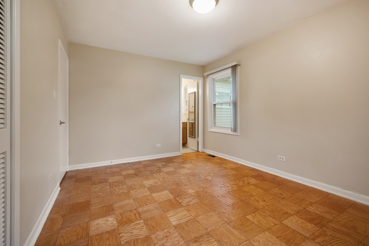 46 Avon Road Elk Grove Village, IL 60007 - Photo 14 of 24