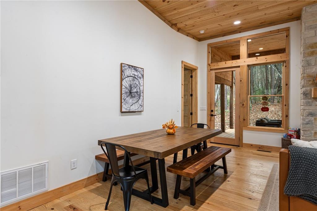 649 Lee’s Ride McCaysville, GA 30555 - Photo 11 of 35