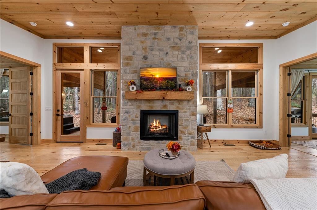 649 Lee’s Ride McCaysville, GA 30555 - Photo 13 of 35