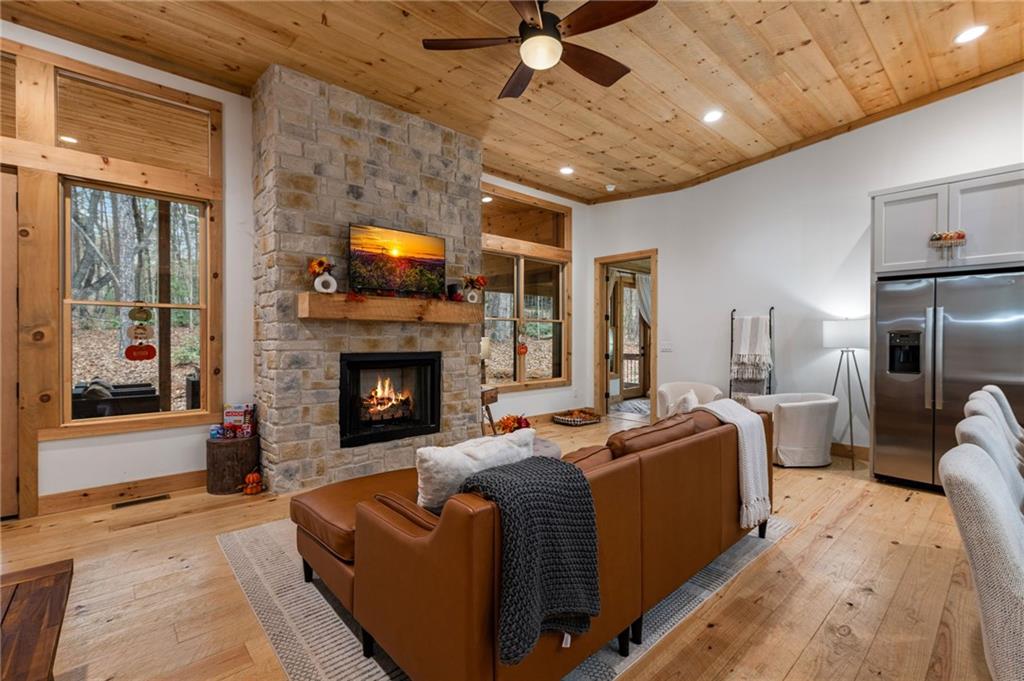 649 Lee’s Ride McCaysville, GA 30555 - Photo 14 of 35