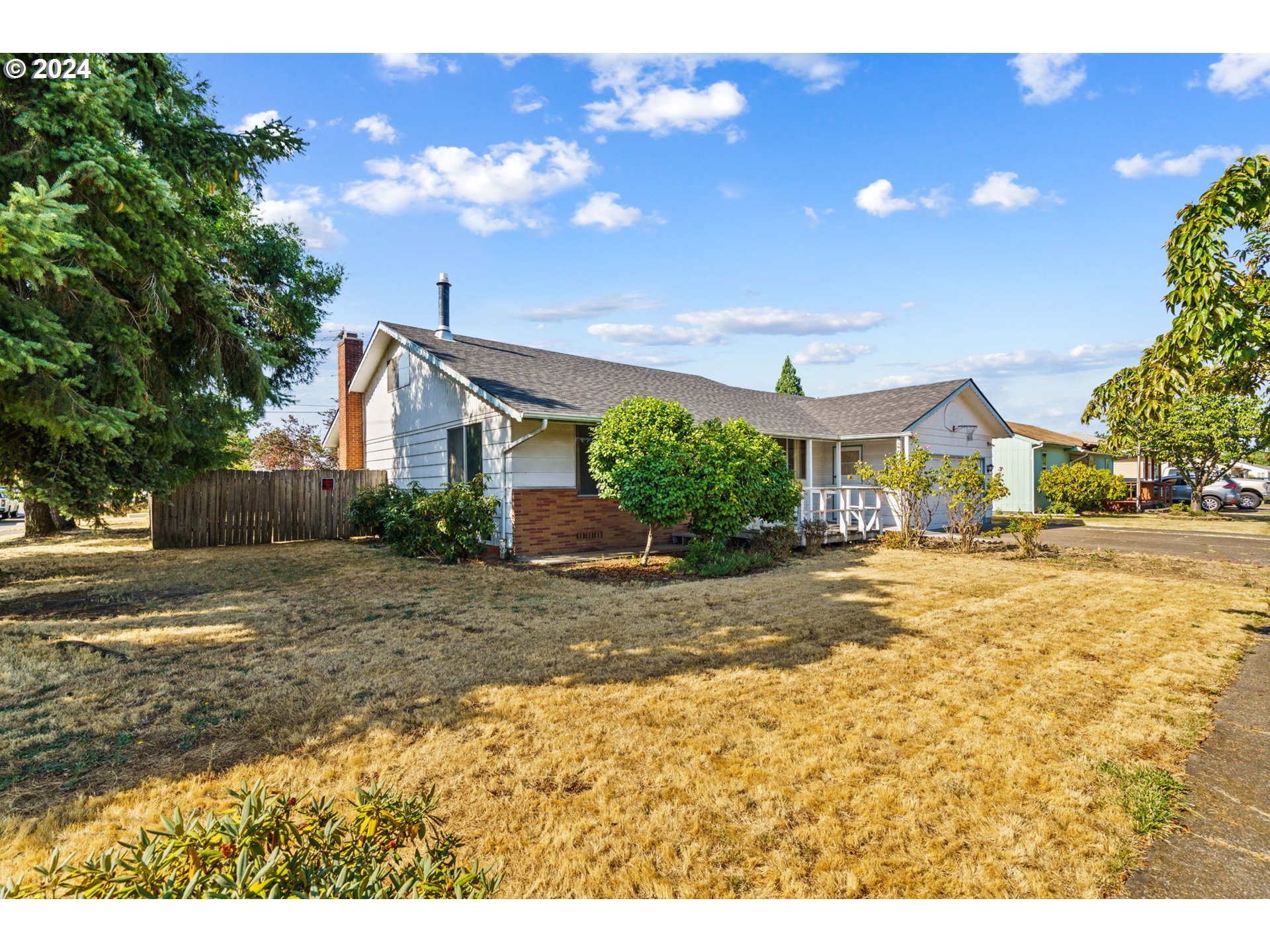 1463 L Street Springfield, OR 97477 - Photo 27 of 40