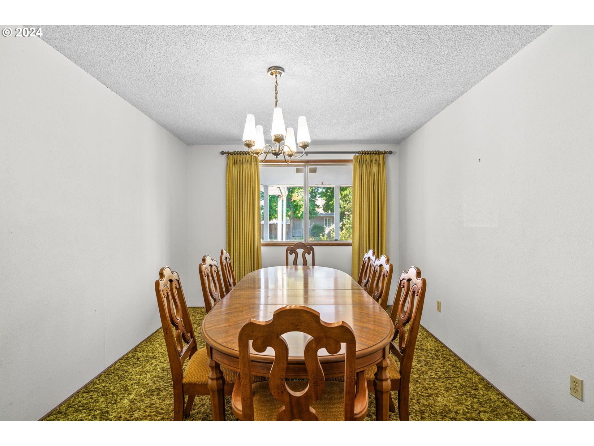 1463 L Street Springfield, OR 97477 - Photo 6 of 40 Dining Room