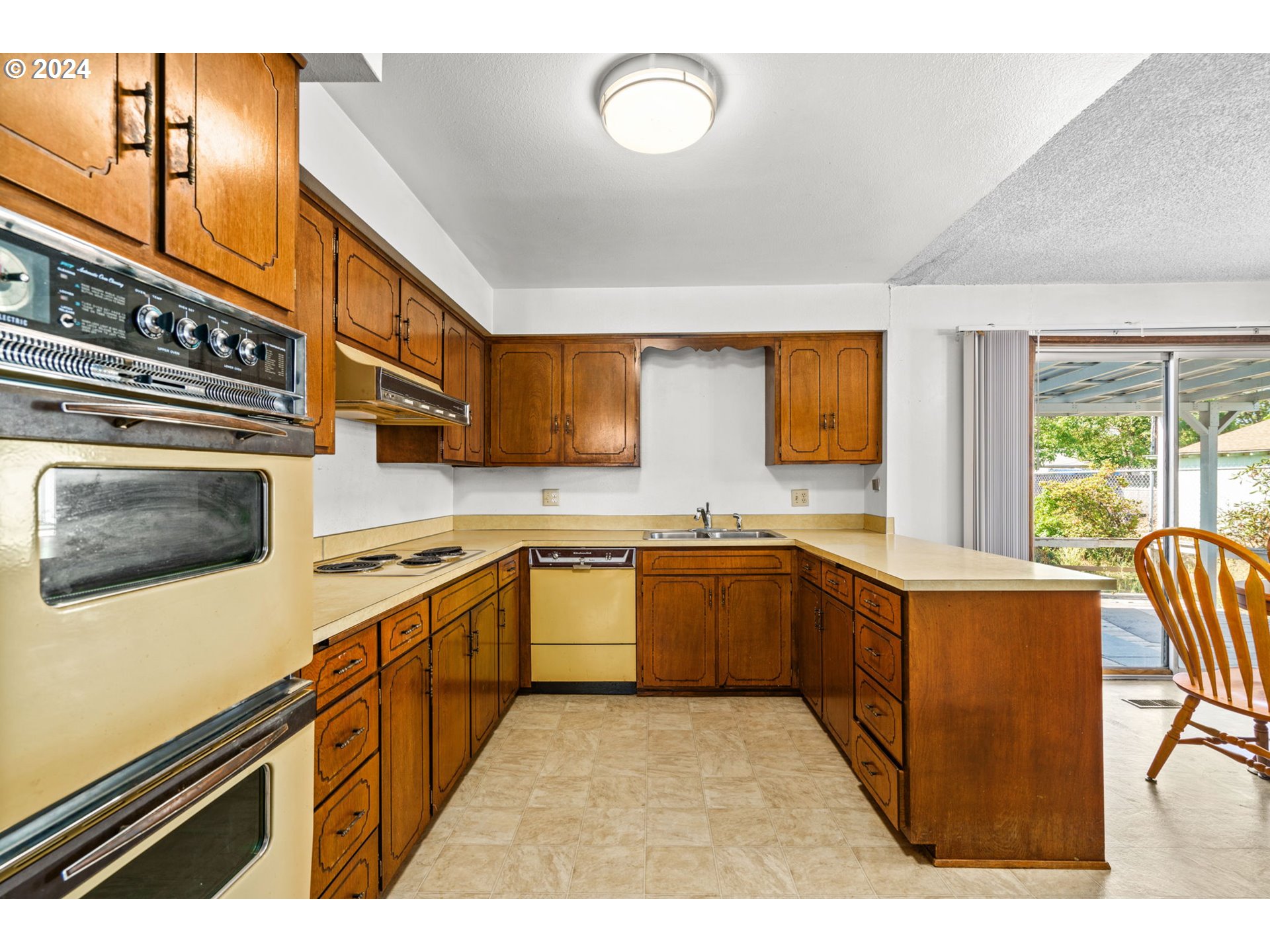 1463 L Street Springfield, OR 97477 - Photo 8 of 40