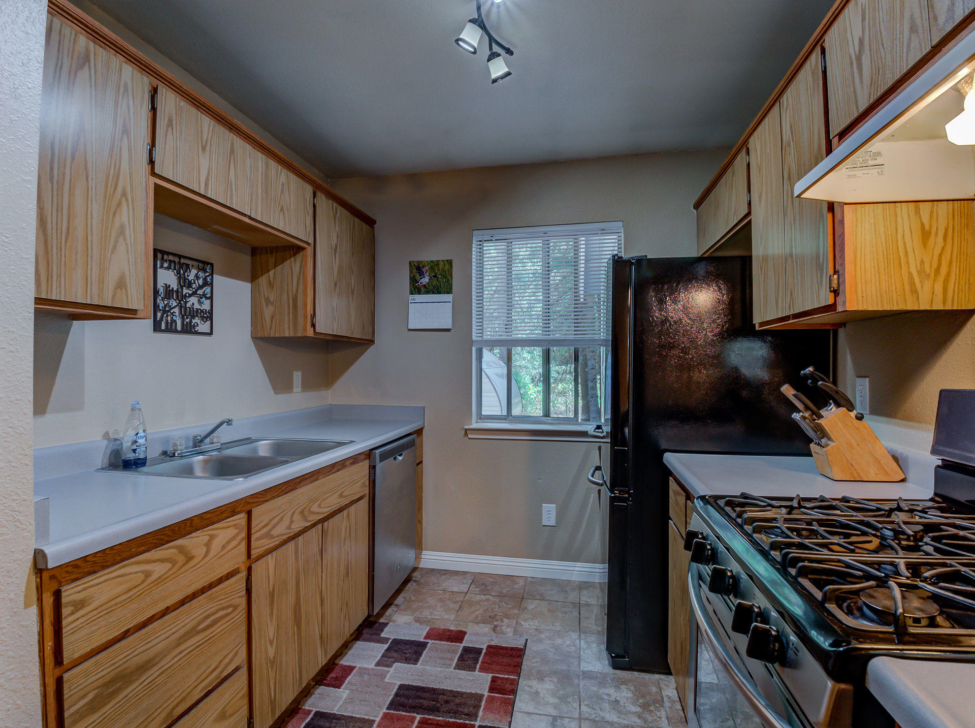 8169 Starlite Pines Road Shingletown, CA 96088 - Photo 9 of 28 8169StarlightPinesInt_031_2_3-Edit
