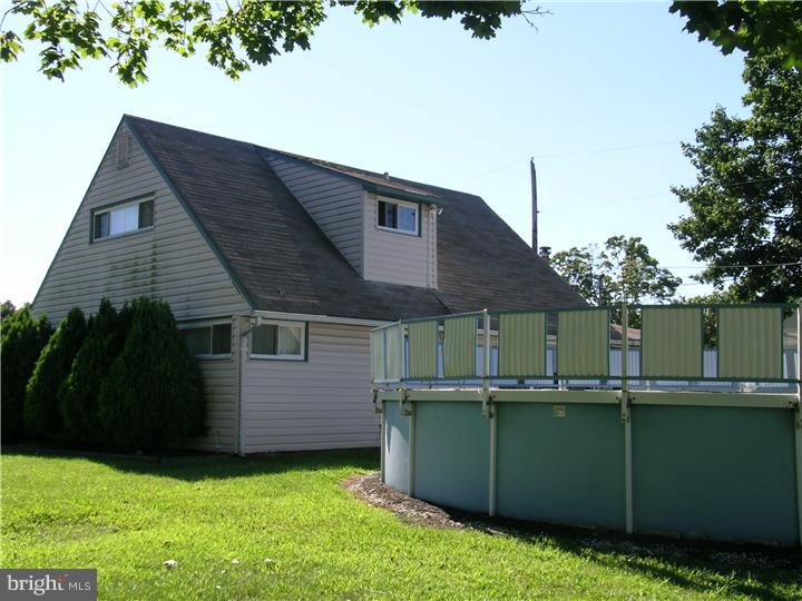 23 June Road Levittown, PA 19056 - Photo 19 of 23 Exterior Back