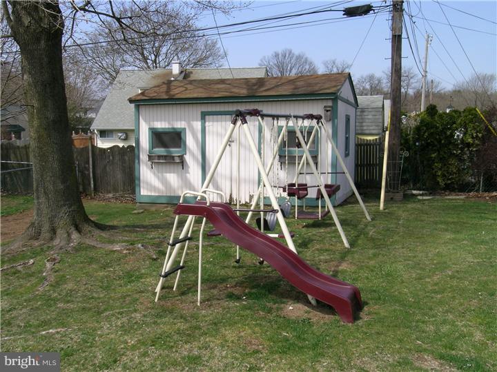 23 June Road Levittown, PA 19056 - Photo 21 of 23 Back Yard