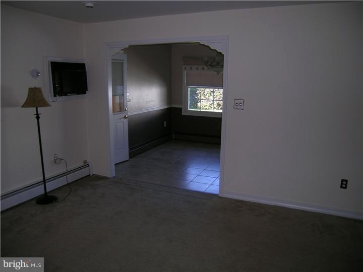 23 June Road Levittown, PA 19056 - Photo 5 of 23 Living Room