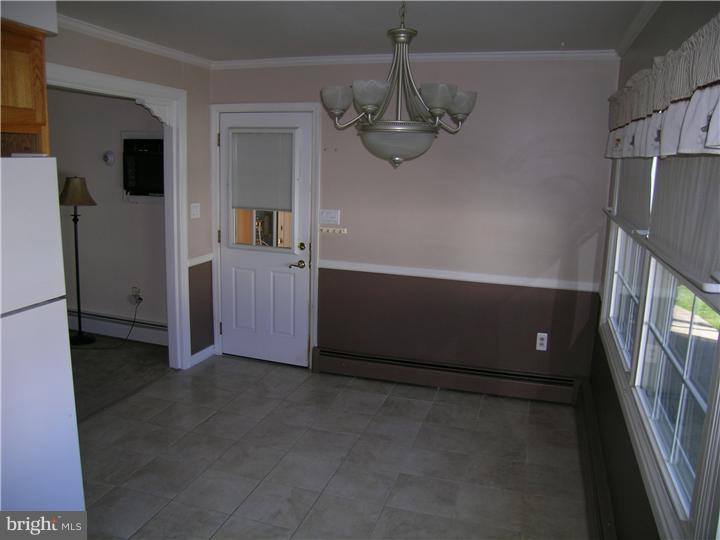 23 June Road Levittown, PA 19056 - Photo 7 of 23 Kitchen